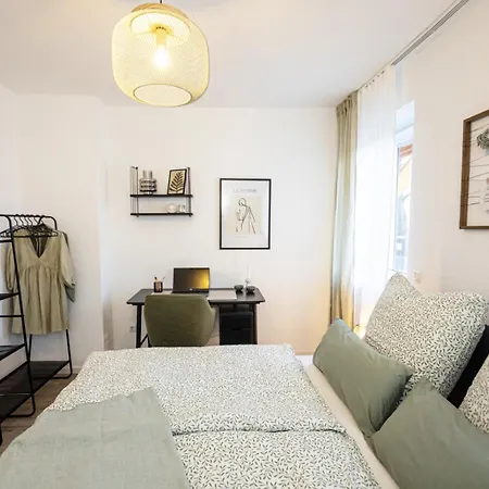 Blossfeld-apartments Geraeumige Stadtoase Mitten Im Zentrum Mit 3 Schlafzimmern, Gratis Parkplatz, W-lan, Netflix Appartement Jena