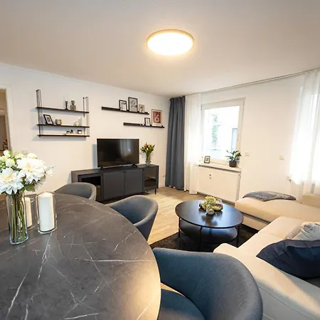 Apartment Bloßfeld-apartments Geräumige Stadtoase Mitten Im Zentrum Mit 3 Schlafzimmern, Gratis Parkplatz, W-lan, Netflix